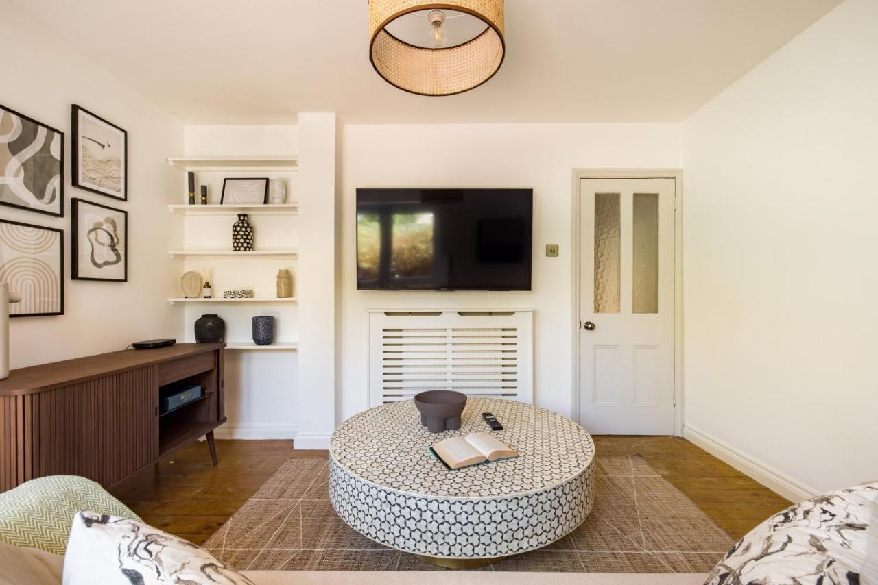 Appartamento The Fulham Bolthole - Beckoning 2Bdr Flat With Garden Londra Esterno foto